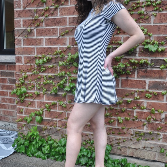Monteau Los Angeles Short Striped Summer Dress - Picture 2 of 5